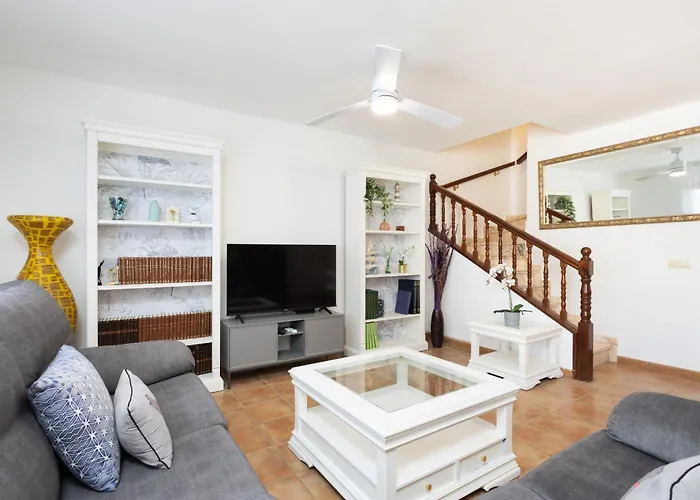 Eden Malvasia Hideaway * 엘메다노